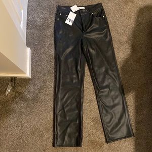 Zara - FULL LENGTH FAUX THE ‘90S LEATHER PANTS